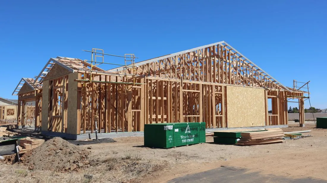 Holzrahmenbau: Neubau-Konstruktion eines Wohnhauses